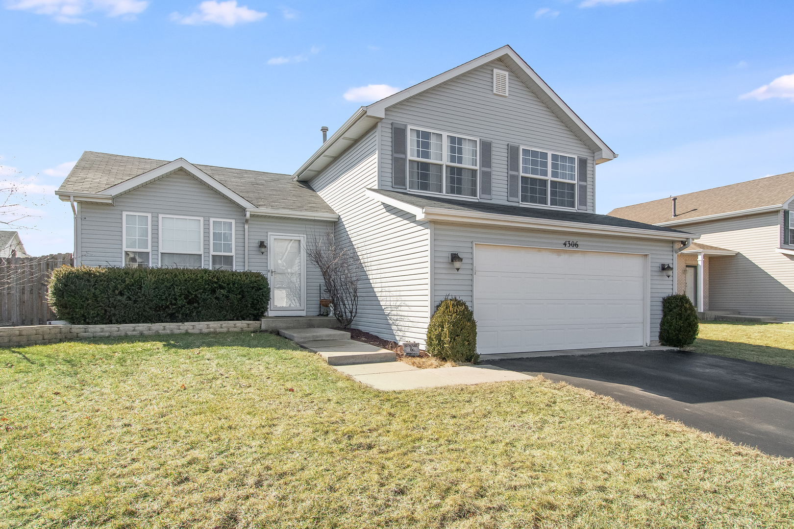 Property Photo:  4306 Bluegrass Lane  IL 60586 