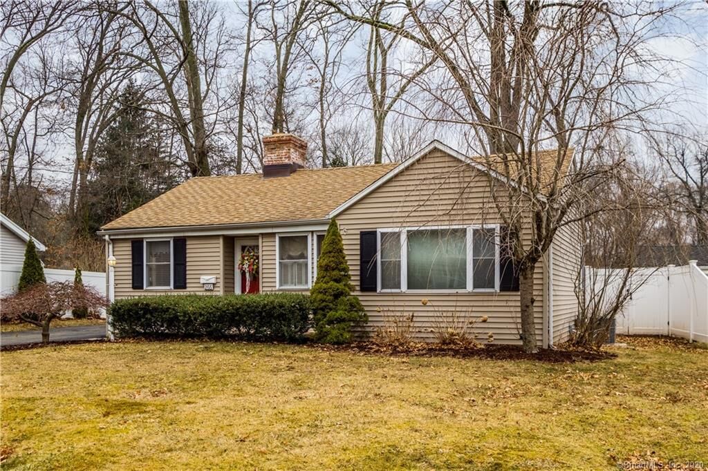 Property Photo:  266 West Point Terrace  CT 06107 