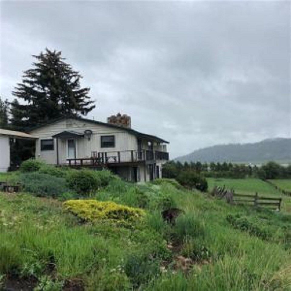 Property Photo: 3175 Long Prairie Rd WA 99109