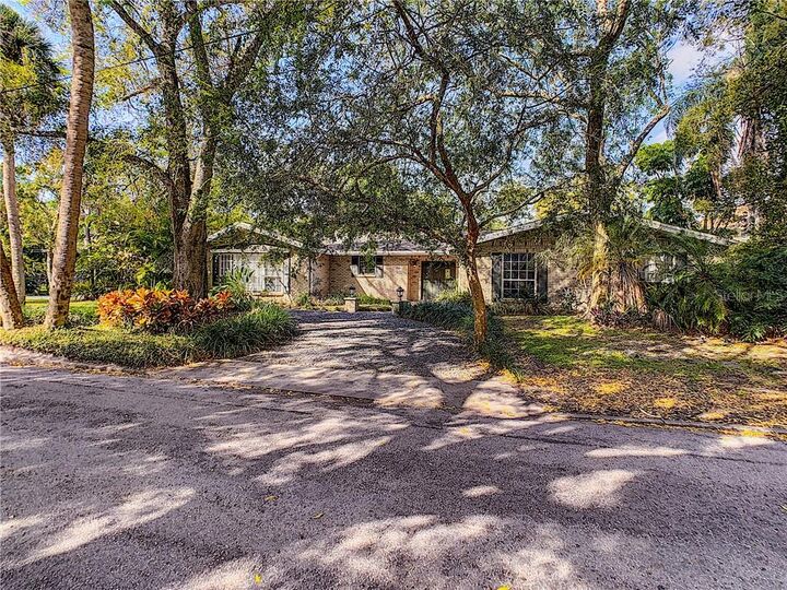 Property Photo:  2203 S Venus Street  FL 33629 