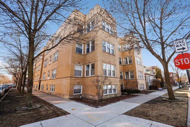 Property Photo:  4548 N Albany Avenue 1  IL 60625 