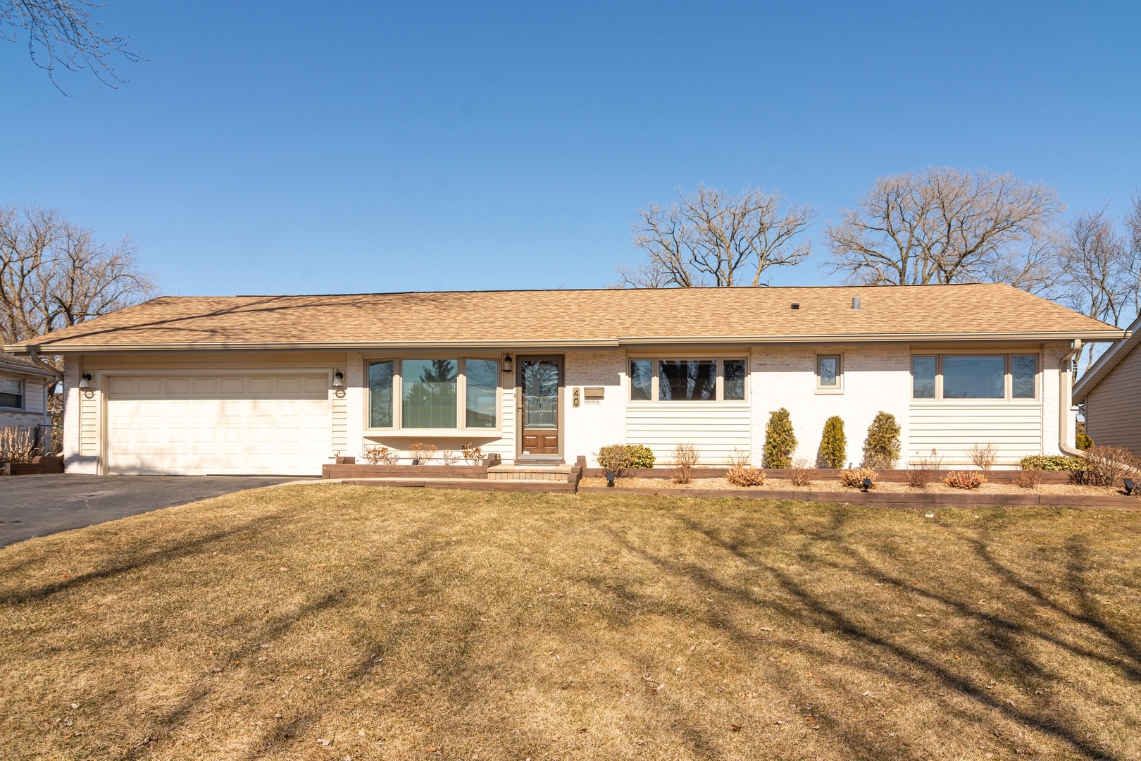 Property Photo:  40 Flagstaff Lane  IL 60169 