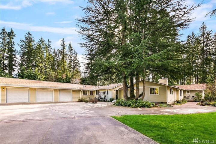 Property Photo:  22511  95th Avenue SE  WA 98077 