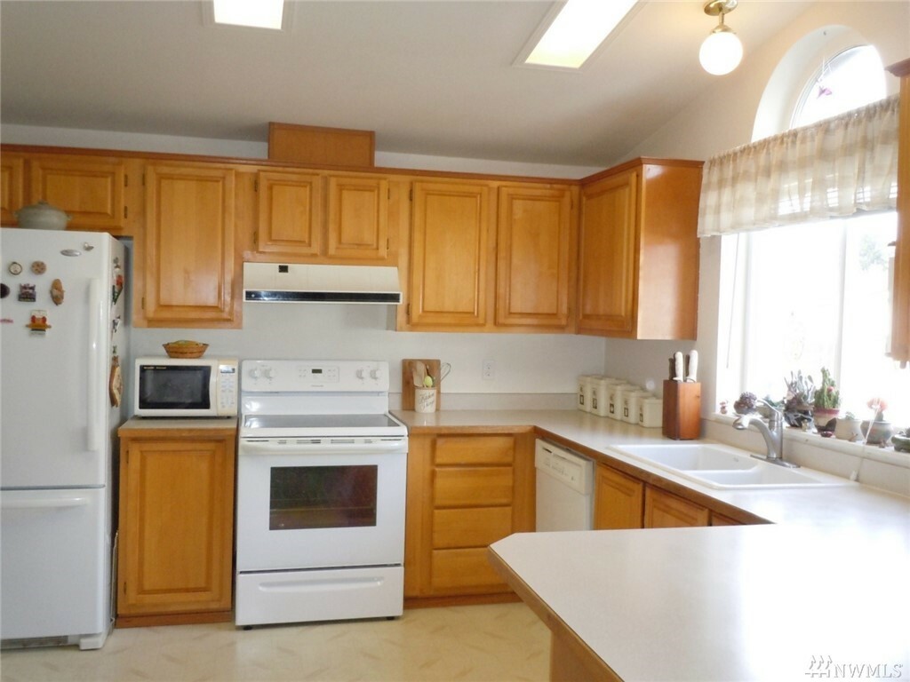 Property Photo: 671 NE Saturn Lane WA 98311