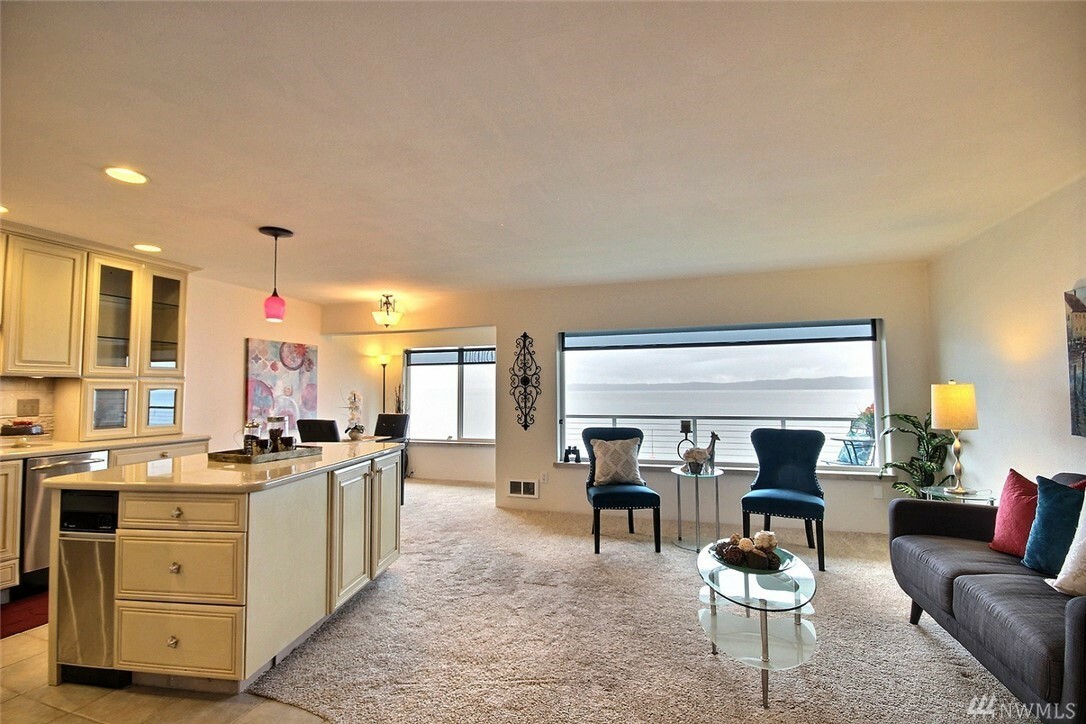Property Photo: 28120 Redondo Beach Dr S 208 WA 98198