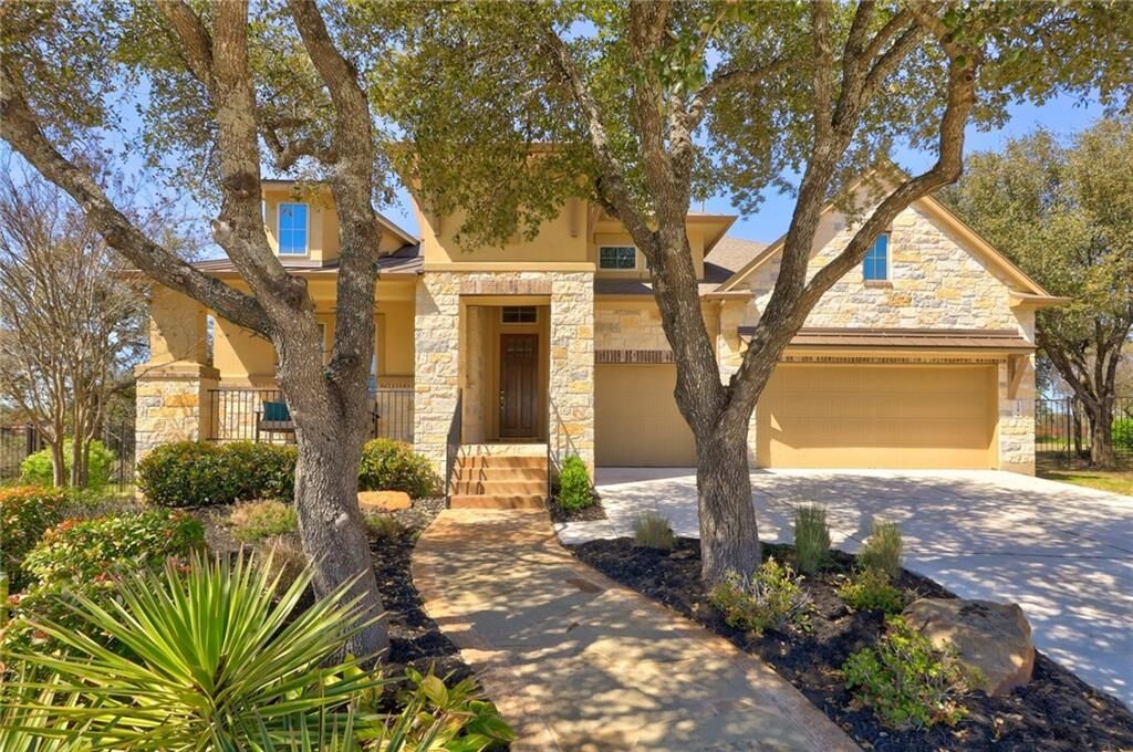 Property Photo:  128 Rancho Trail  TX 78628 