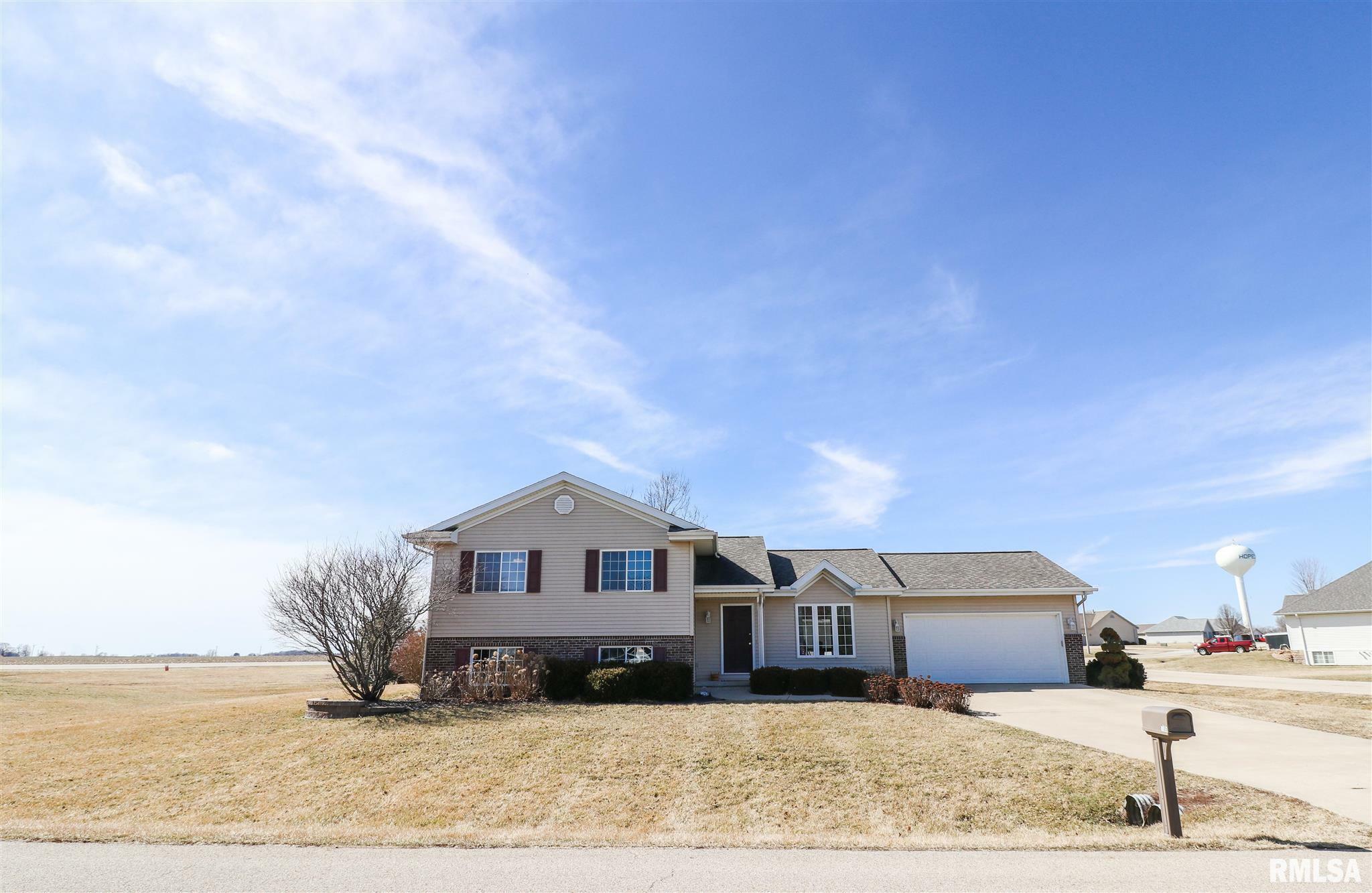 Property Photo:  106 Eisenhower  IL 61747 