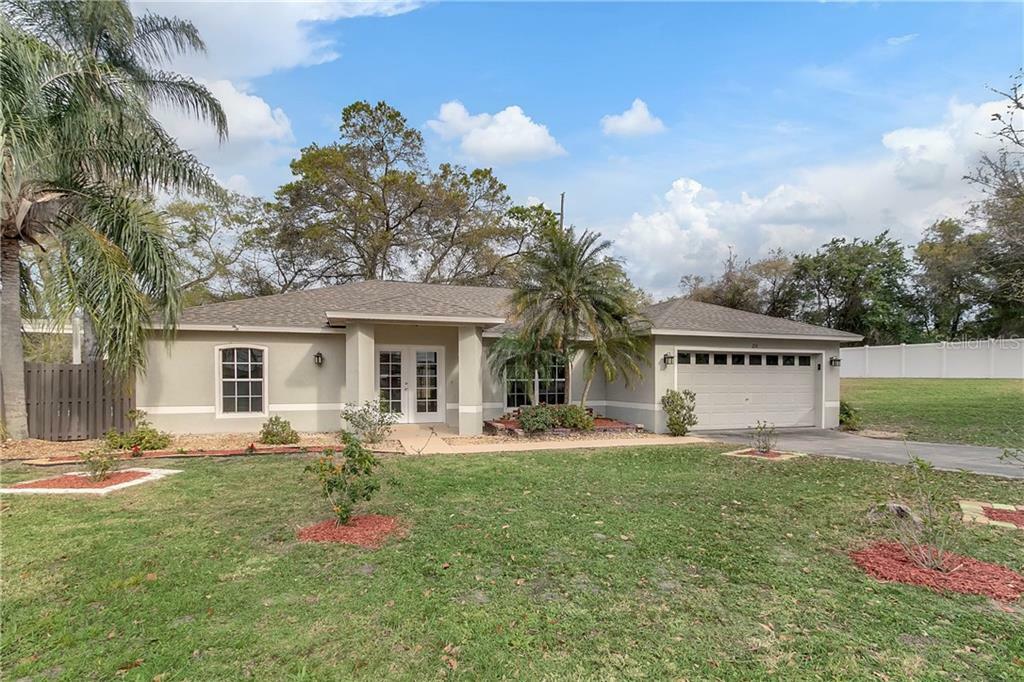 Property Photo:  251 Country Lakes Circle  FL 34736 