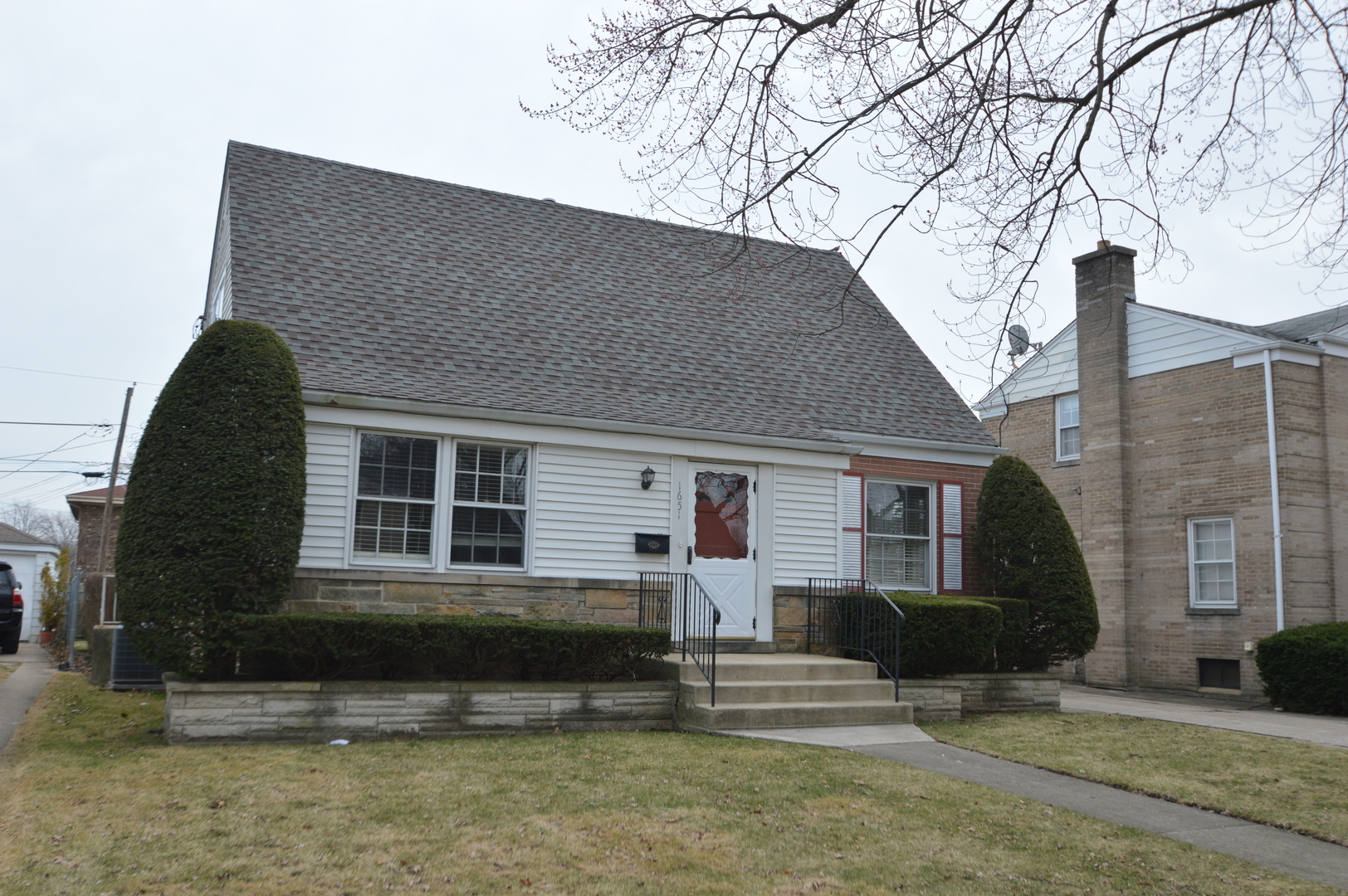 Property Photo:  1651 Belleview Avenue  IL 60154 