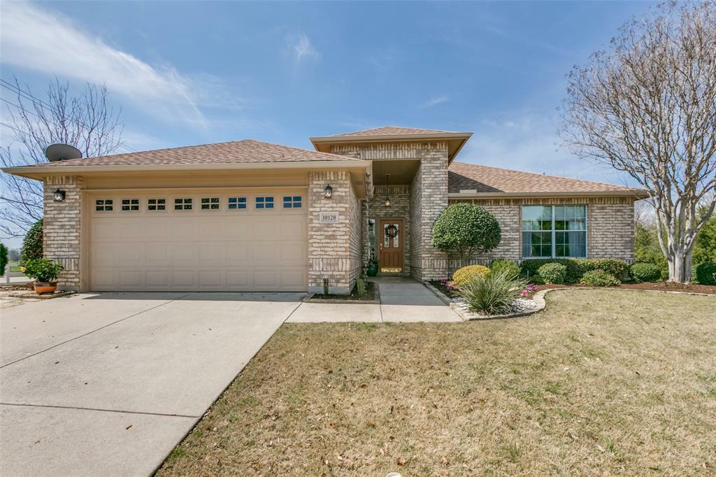 Property Photo: 10120 Southpoint Court TX 76207