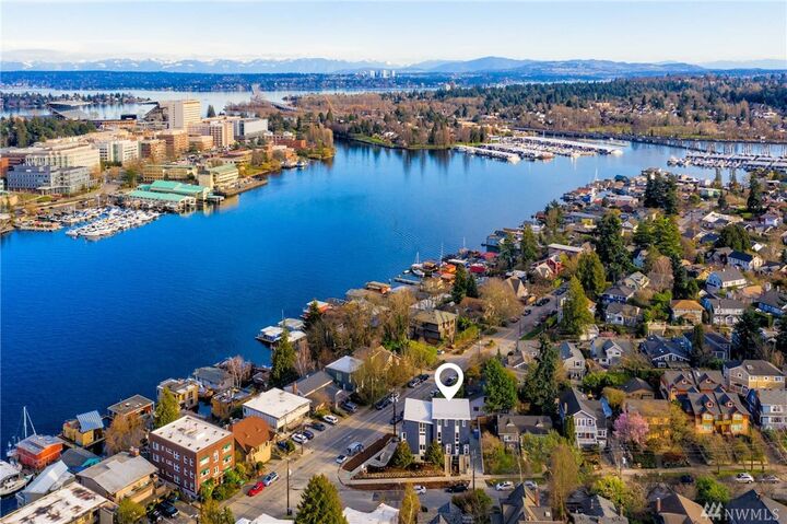 Property Photo: 3225 Fuhrman Avenue E WA 98102