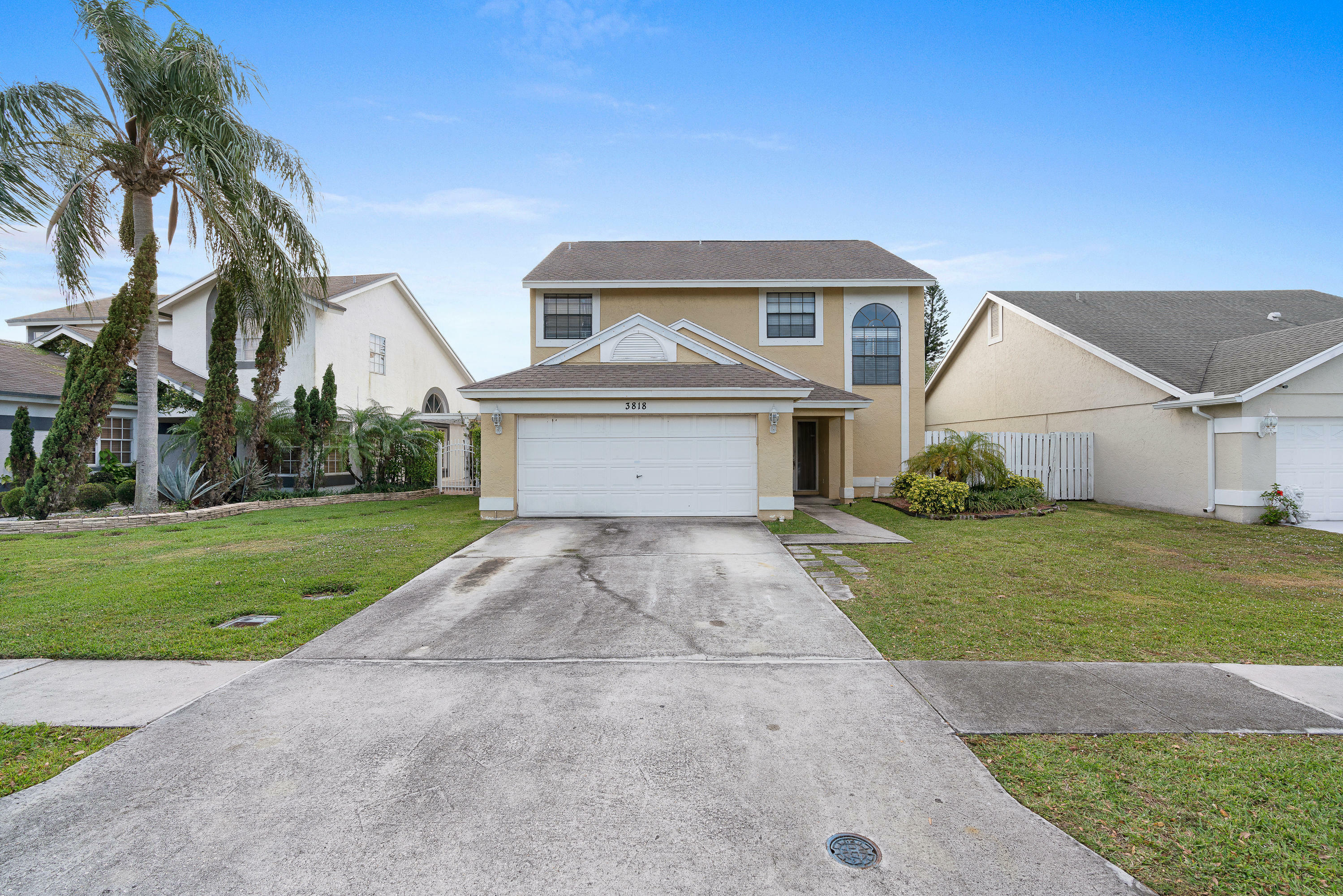 Property Photo:  3818 Circle Lake Drive  FL 33417 