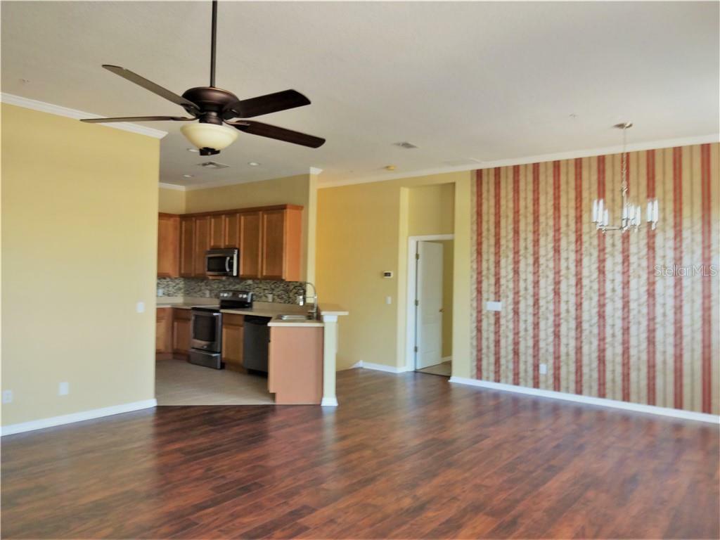 Property Photo:  827 Ashworth Overlook Drive  FL 32712 