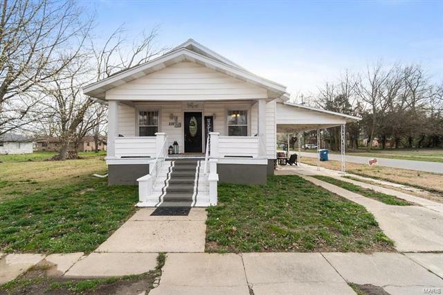 Property Photo:  232 South Cape Girardeau Street   63736 