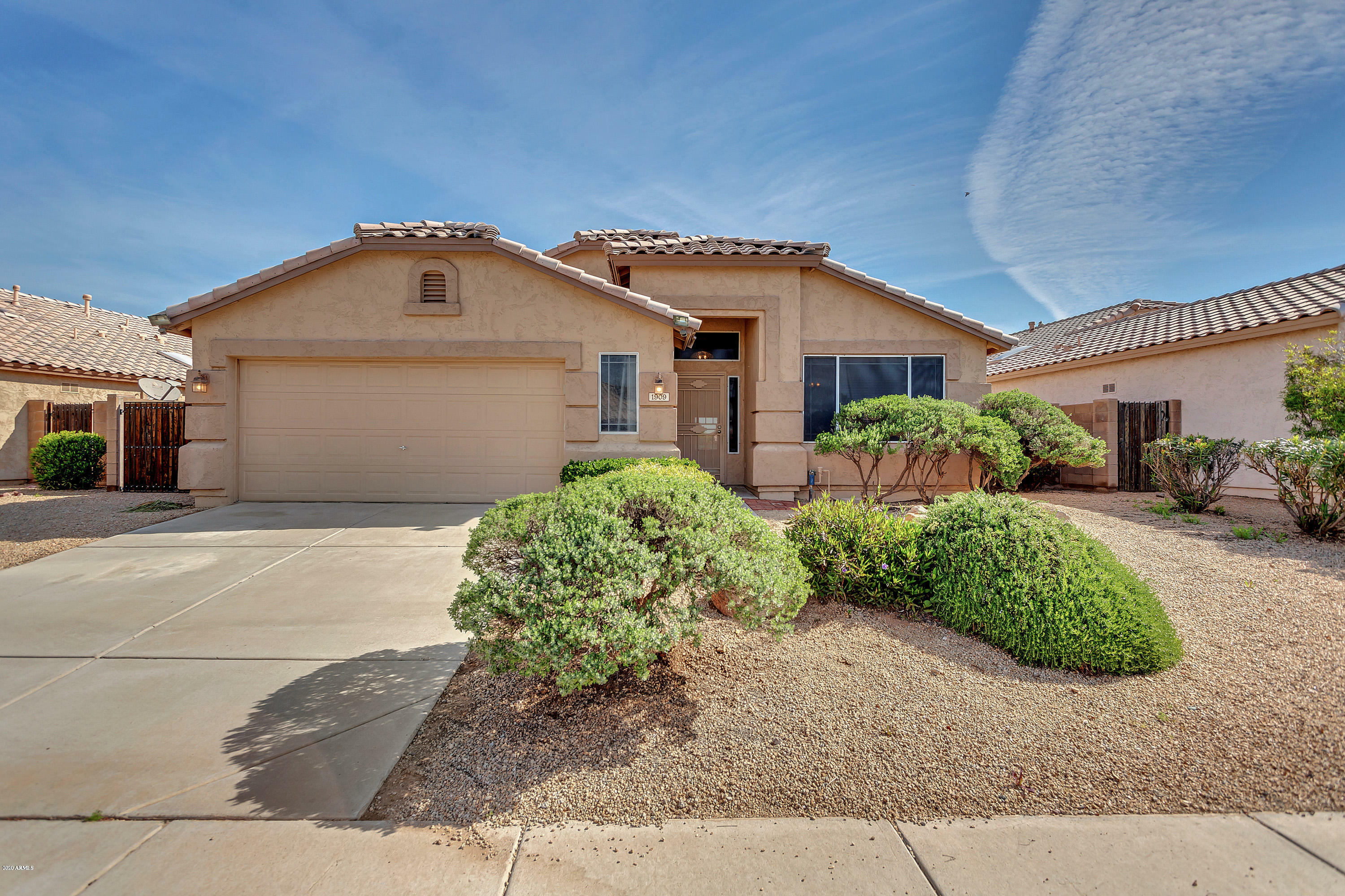 Property Photo:  1909 N 110th Avenue  AZ 85392 