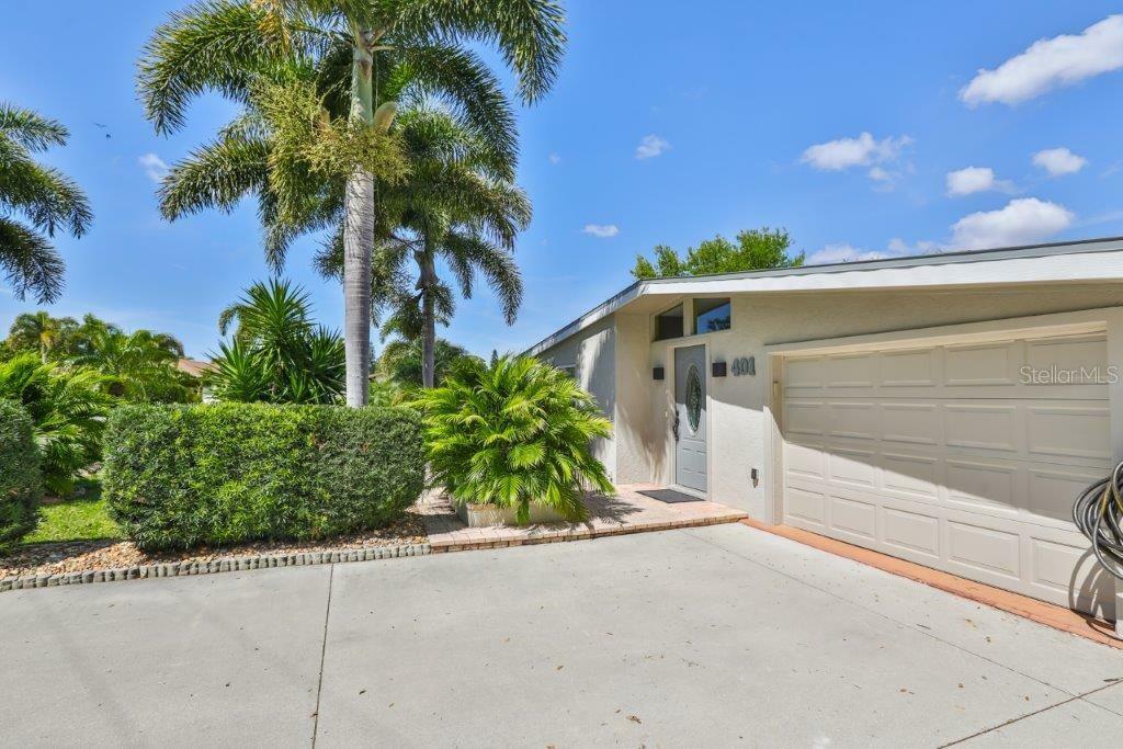 Property Photo:  401 Magellan Drive  FL 34243 