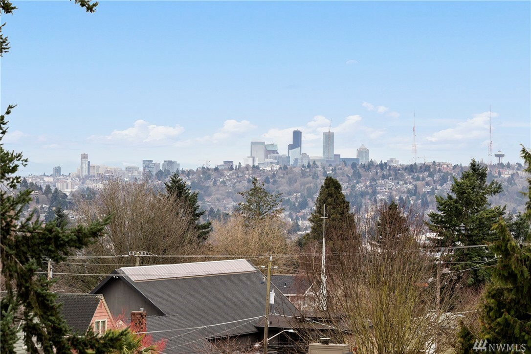 Property Photo: 1490 NW 75th St WA 98117