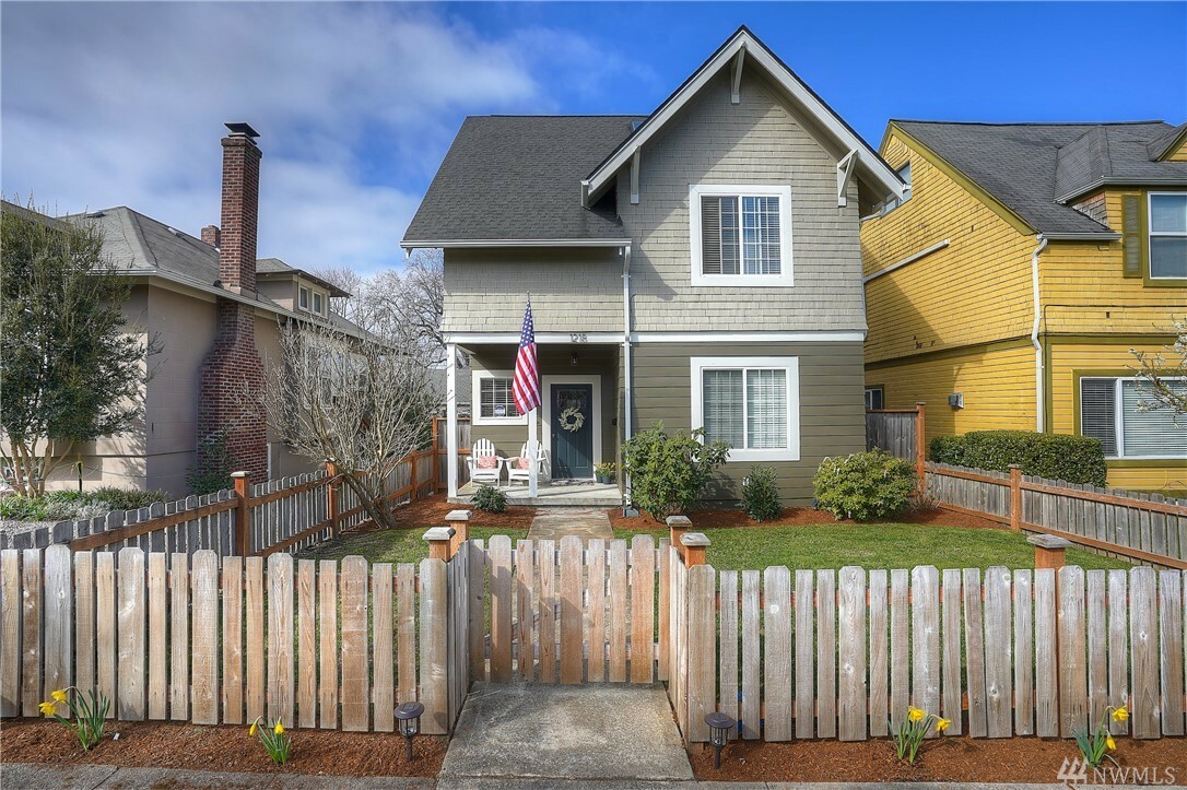 Property Photo:  1218 N Prospect St  WA 98406 