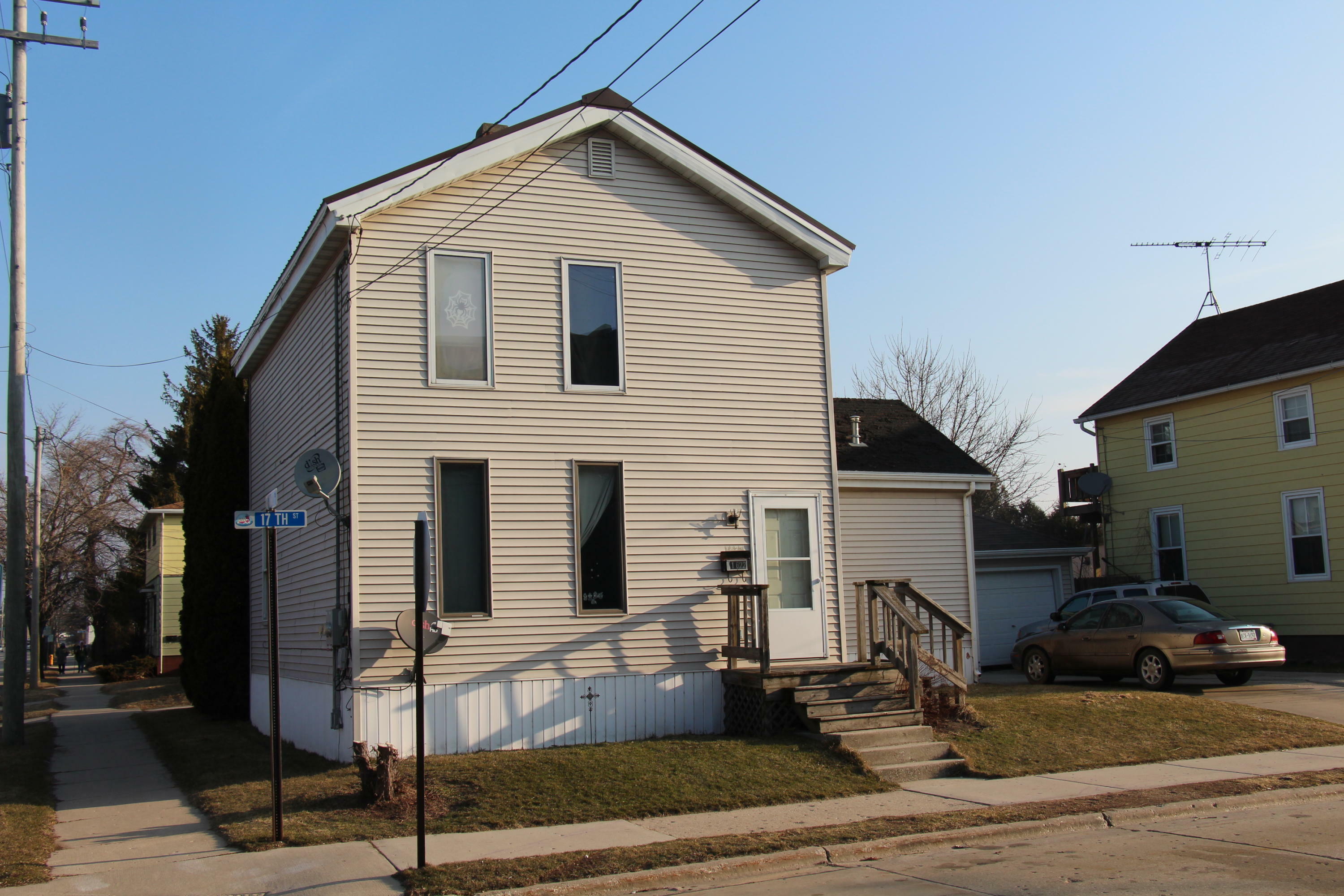 Property Photo:  1622 17th St  WI 54241 