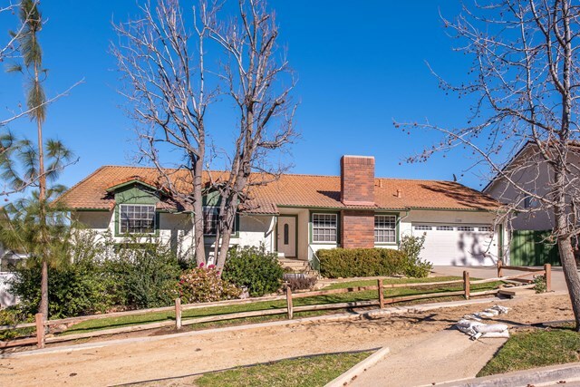 Property Photo:  1145 Nonchalant Drive  CA 93065 