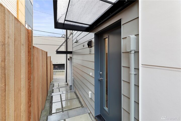 Property Photo:  4516  40th Avenue SW A  WA 98116 