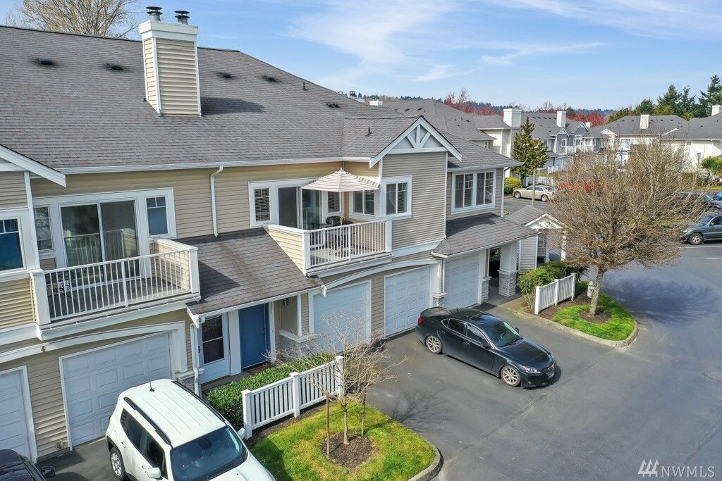 Property Photo:  23531  54th  S 4-4  WA 98031 