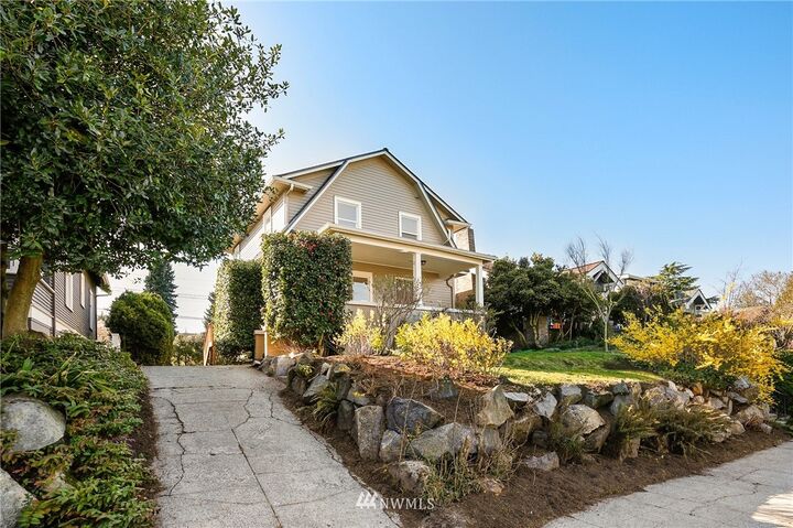 Property Photo: 5633 12th Avenue NE WA 98105