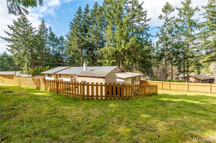 Property Photo: 4550 Woodland Circle WA 98277