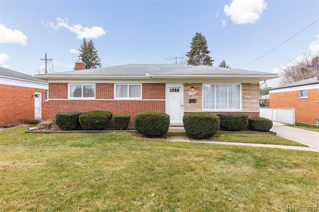 Property Photo:  4246 Sudbury Drive  MI 48092 