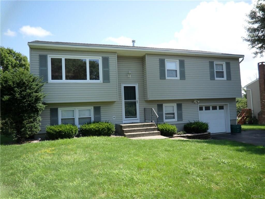 Property Photo:  8 Sutherland Drive  NY 10950 