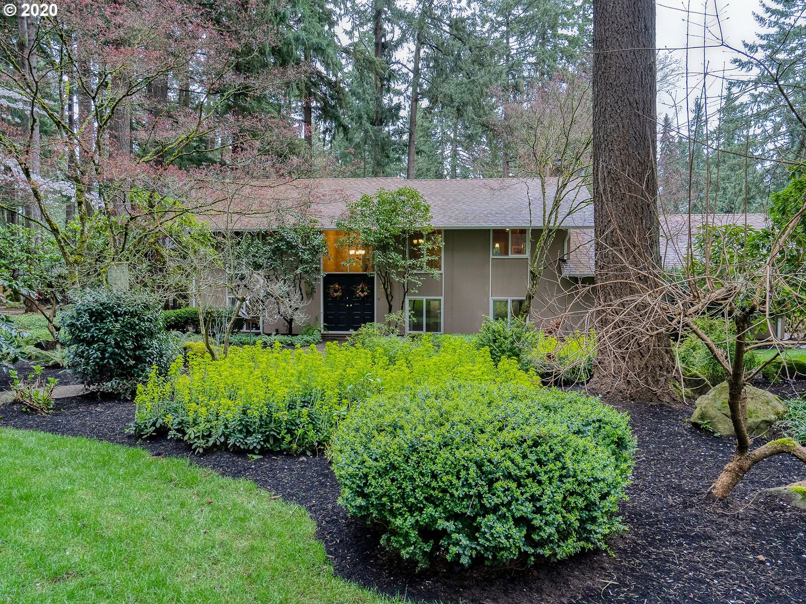 Property Photo:  4900 Indian Creek Ct  OR 97035 