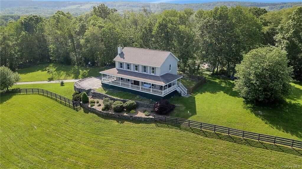 Property Photo:  146 Mill Pond Road  NY 10963 