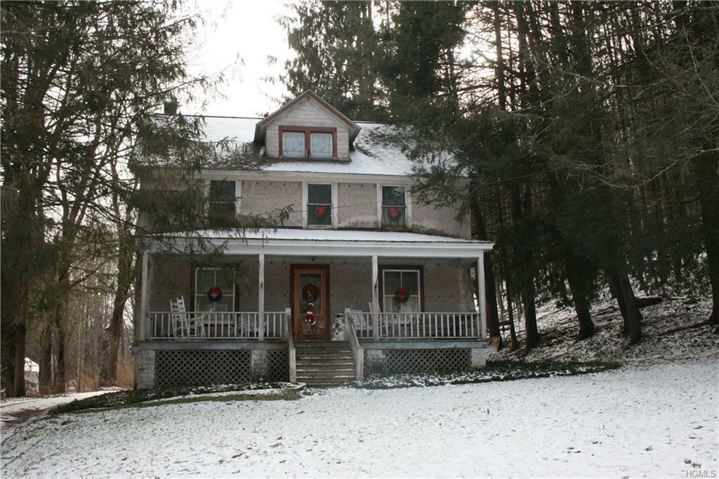 Property Photo:  17 Anawanda Lake Road  NY 12724 