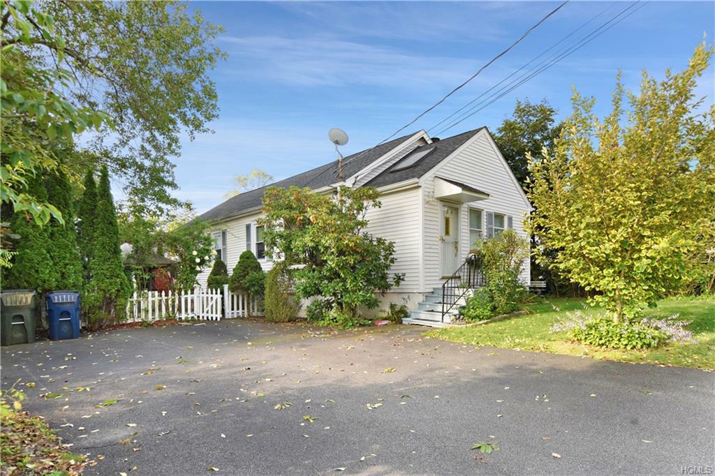 Property Photo:  226 Oak West Road  NY 10541 