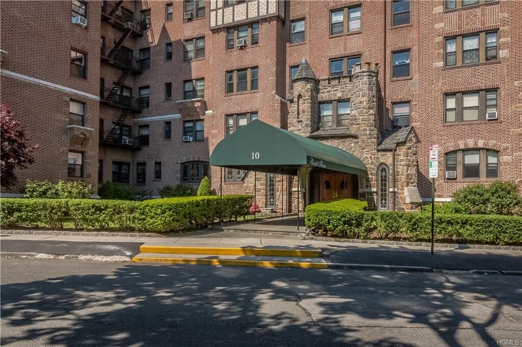 Property Photo: 10 Nosband Avenue 5L NY 10605