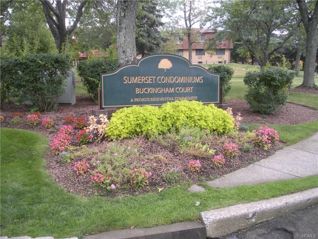 Property Photo:  76 Buckingham Court  NY 10970 