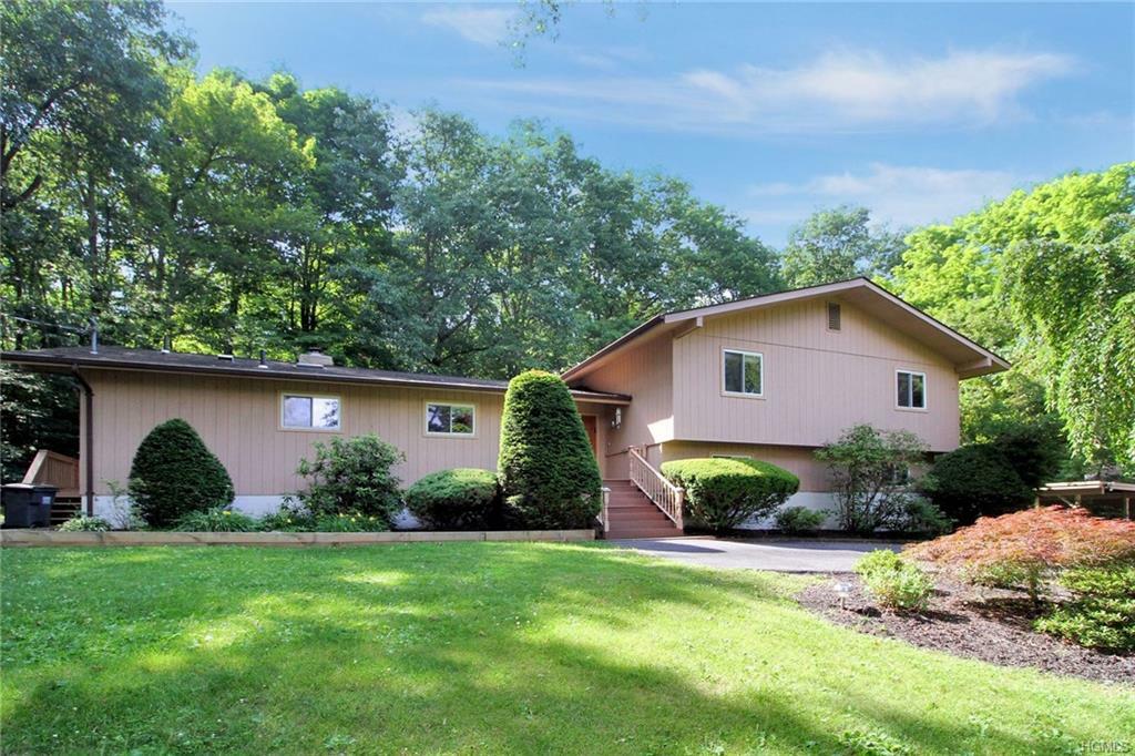 Property Photo:  7 Summit Ridge Road  NY 12550 