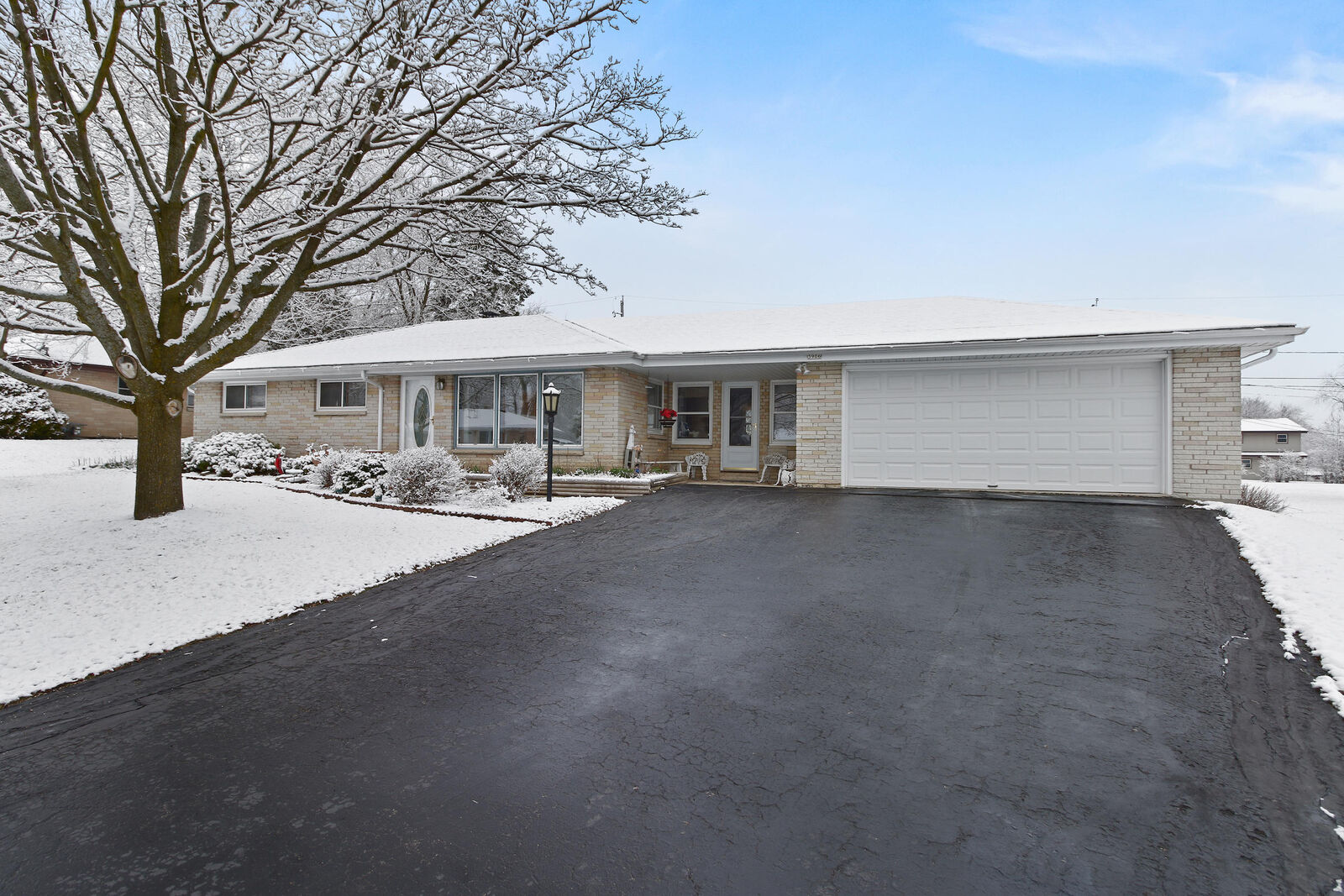 Property Photo:  3906 W Mary Ann Dr  WI 53132 