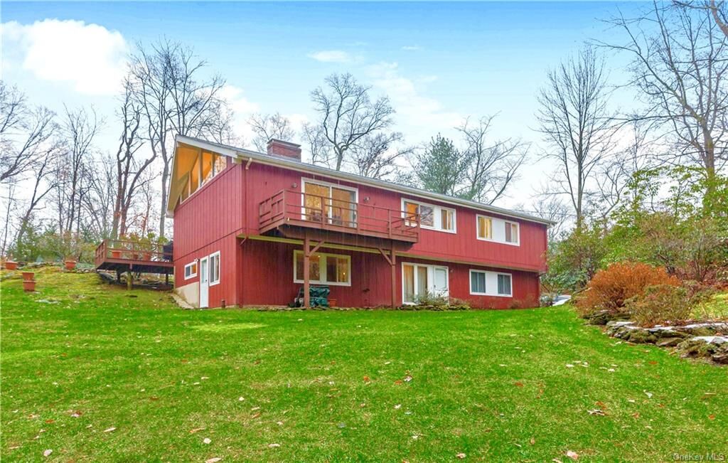 Property Photo:  15 Rockledge Road  NY 10570 