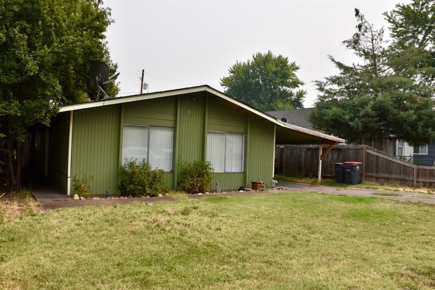Property Photo:  597 Benson Street  OR 97501 