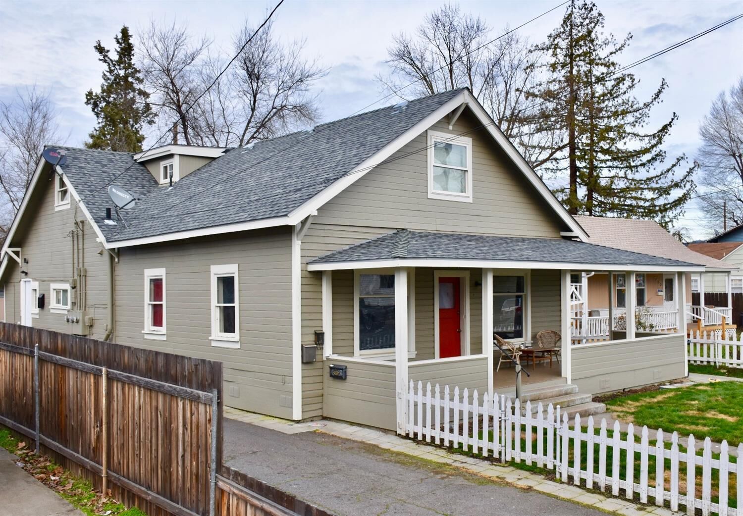 Property Photo:  1104 4th Street  OR 97501 