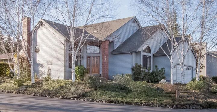 2440 Republic Way  Medford OR 97504 photo