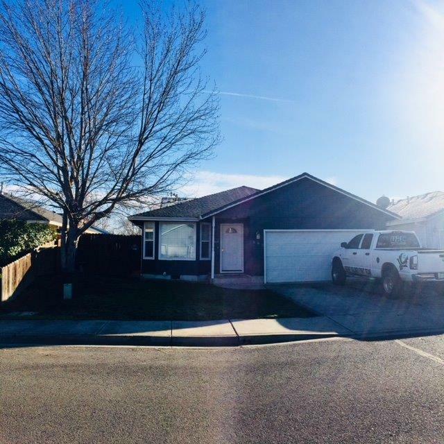 Property Photo: 592 Briarwood Drive OR 97502