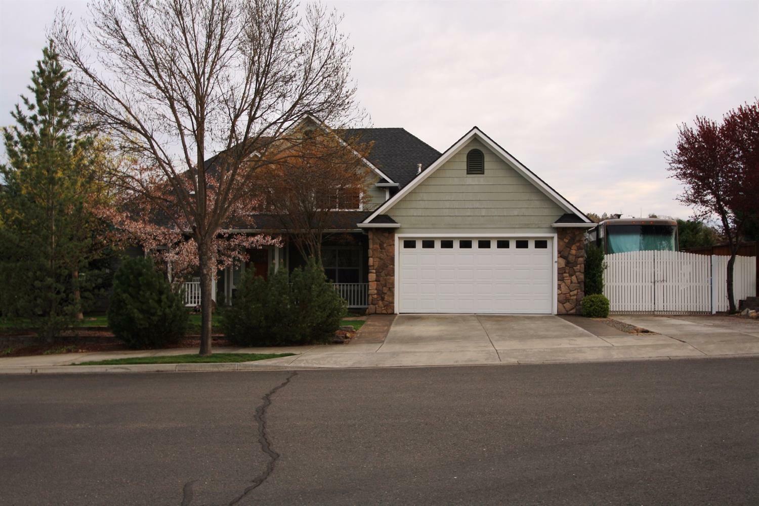 Property Photo:  1127 Arrowhead Trail  OR 97524 