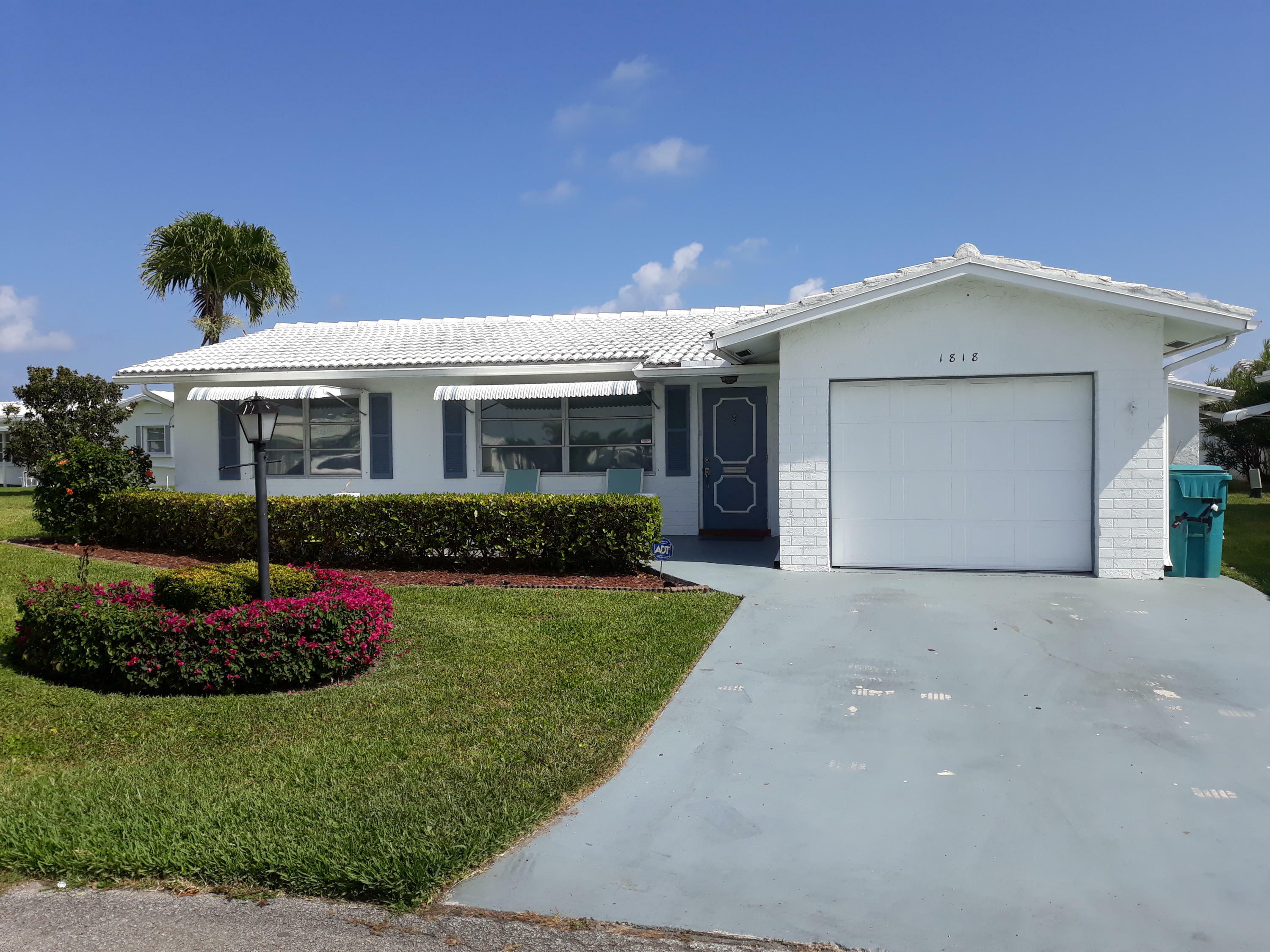 Property Photo:  1818 SW 17th Street  FL 33426 