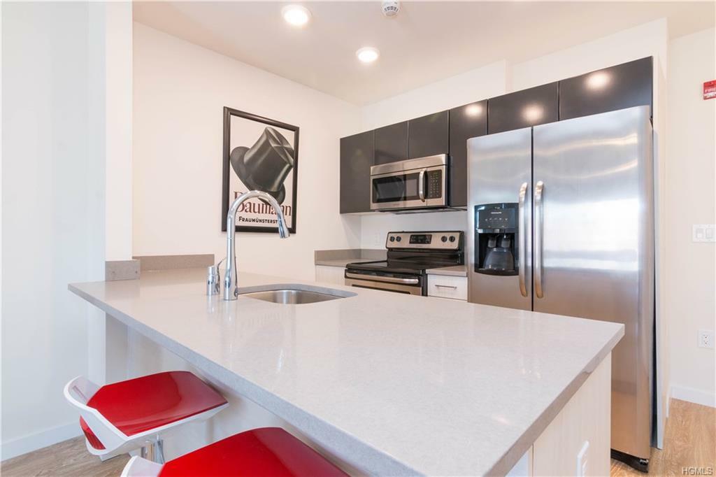 Property Photo: 120 N Pearl Street 512 NY 10573