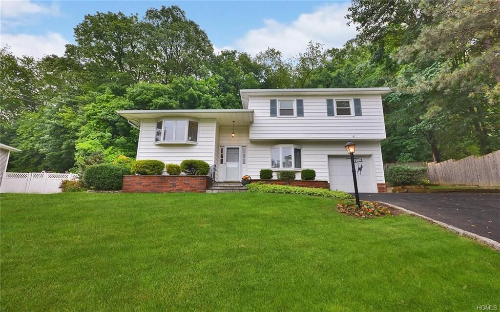 Property Photo:  5 Buena Vista Avenue  NY 10566 