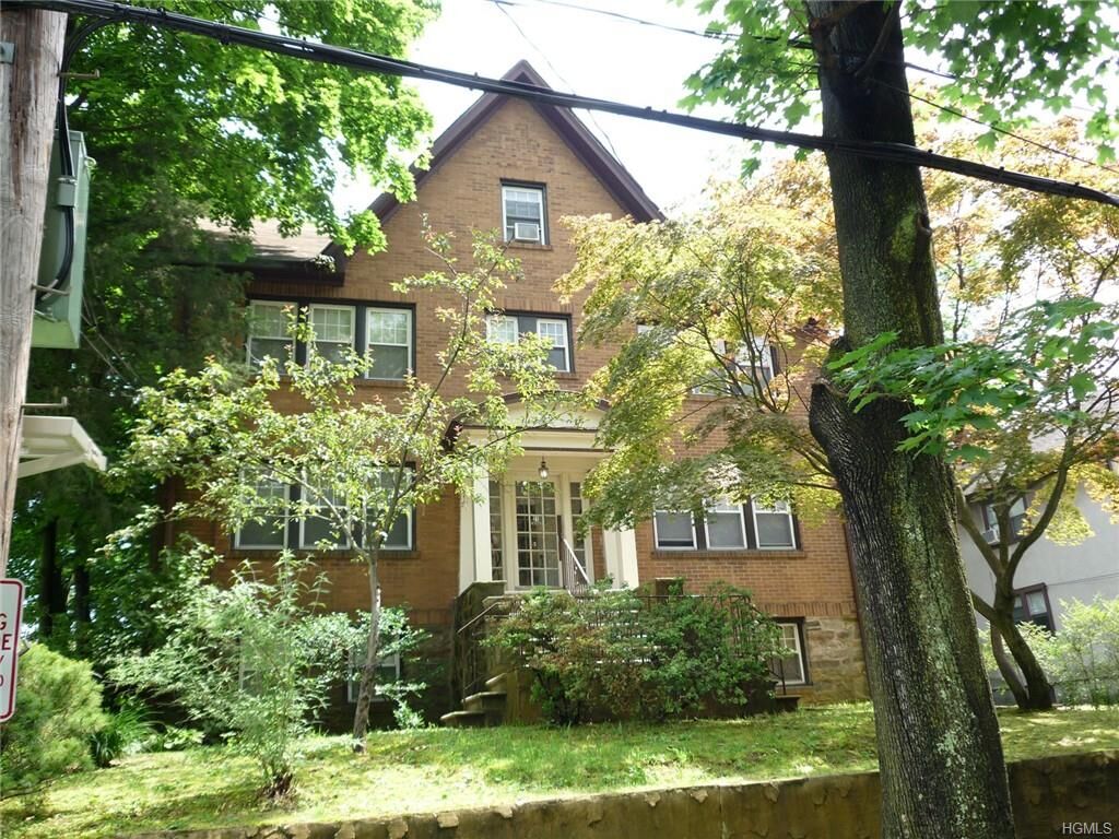 Property Photo: 21 Harding Drive 1W NY 10801