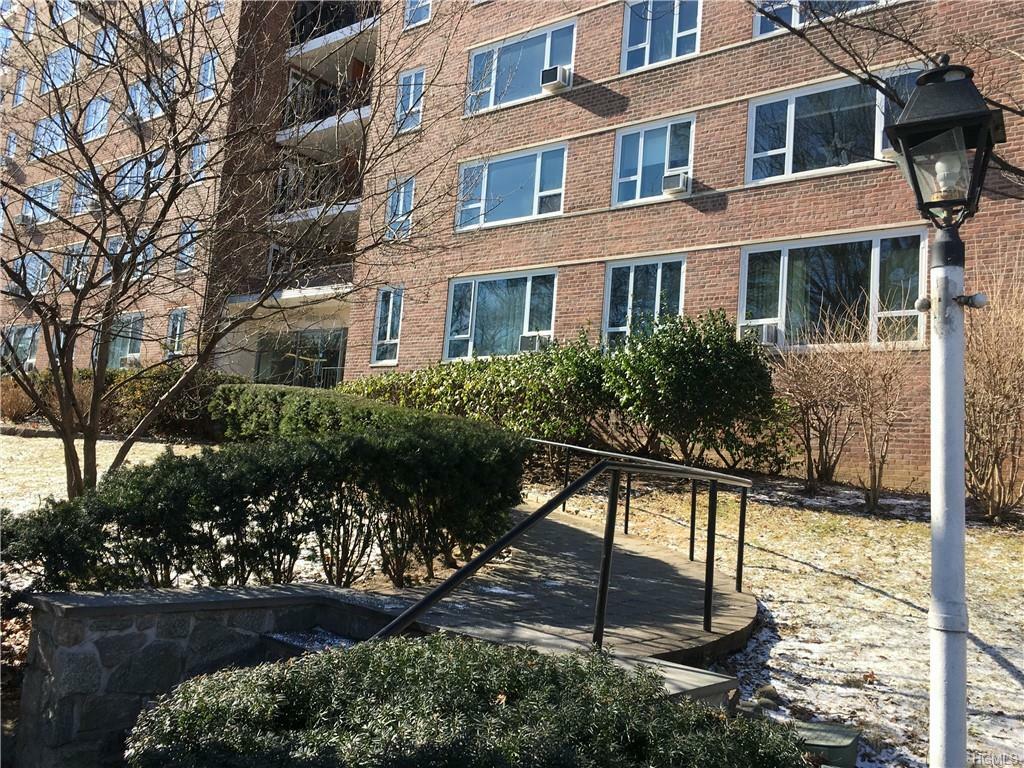 Property Photo:  5355 Henry Hudson Parkway 12G  NY 10471 