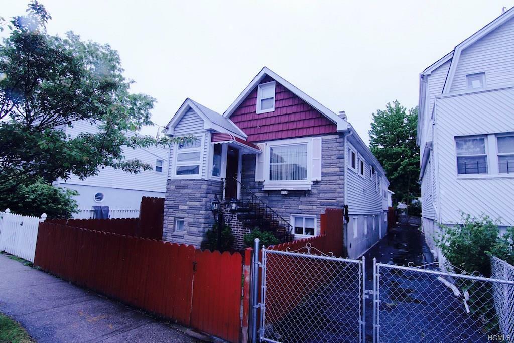 Property Photo:  312 Swinton Avenue  NY 10465 